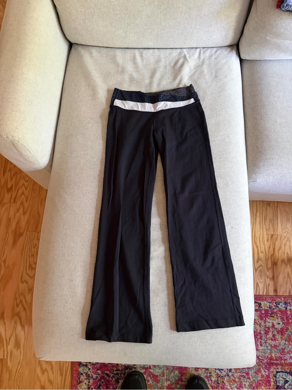 Women's Lululemon Black Flare Groove Pants with Patterned Waistband